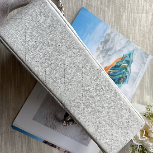 Chanel White Caviar Quilted Jumbo Classic Double Flap Bag - Picture 14 of 14
